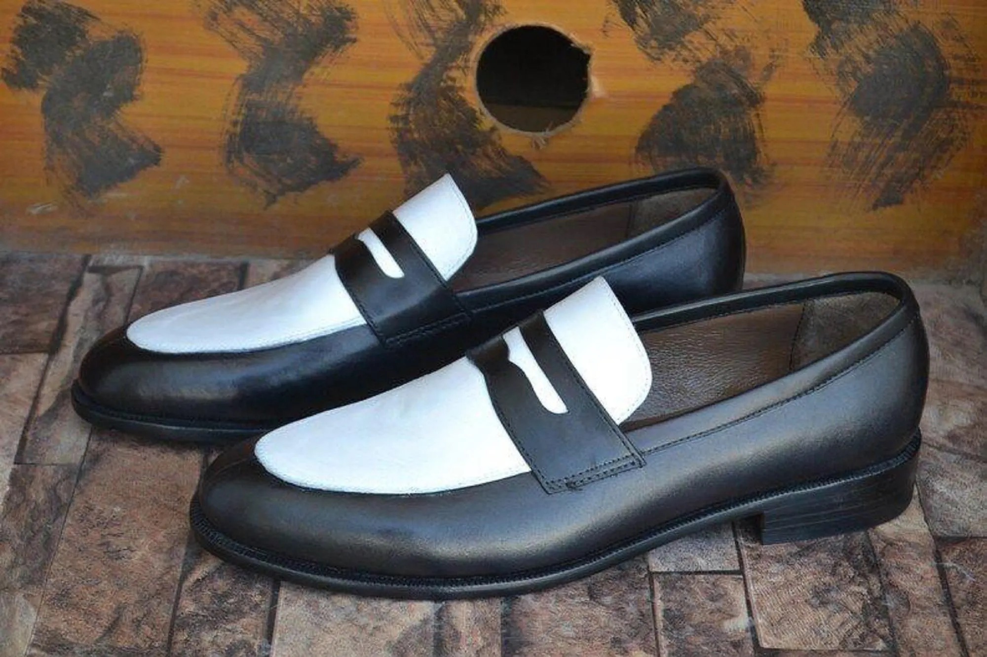 EMCHIC MOCASSINS NOIR ET BLANC